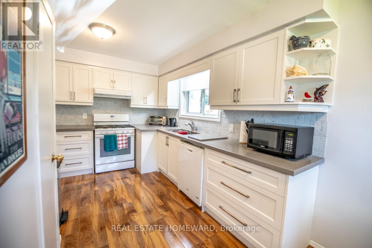 4 Sunicrest Boulevard, Clarington, Ontario  L1C 2G7 - Photo 9 - E13482046