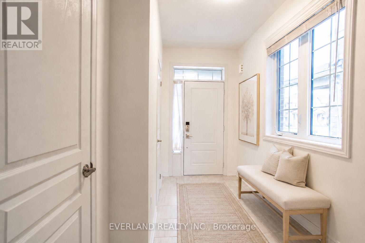 372 Threshing Mill Boulevard, Oakville, Ontario  L6H 0P6 - Photo 3 - W13481744