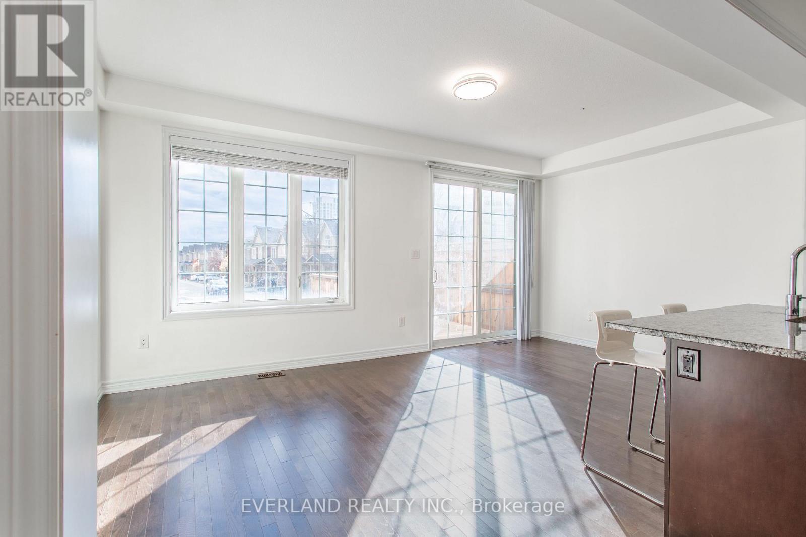 372 Threshing Mill Boulevard, Oakville, Ontario  L6H 0P6 - Photo 5 - W13481744