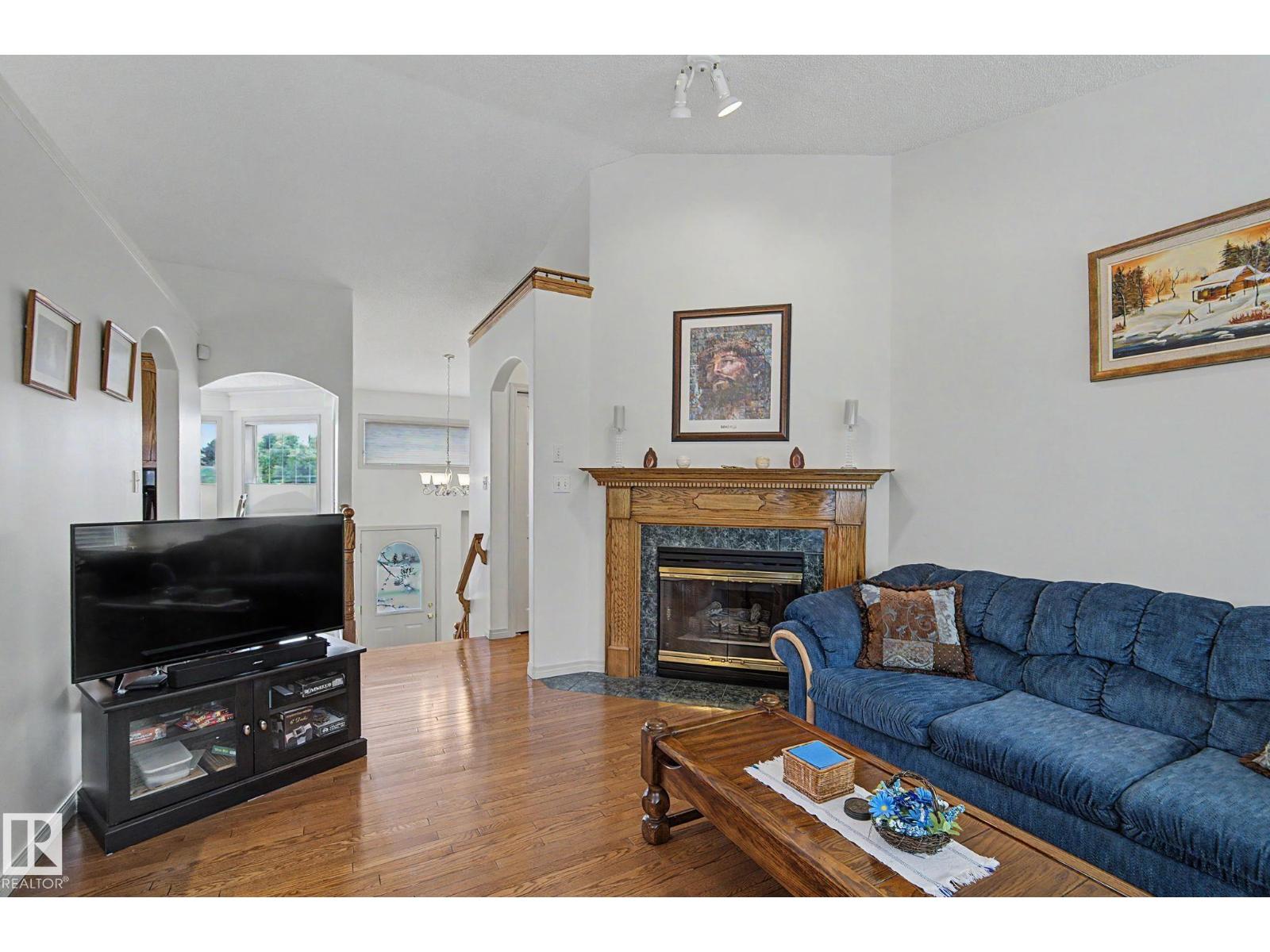 6 Chancery Wy, Sherwood Park, Alberta  T8H 1Y3 - Photo 3 - E4495286