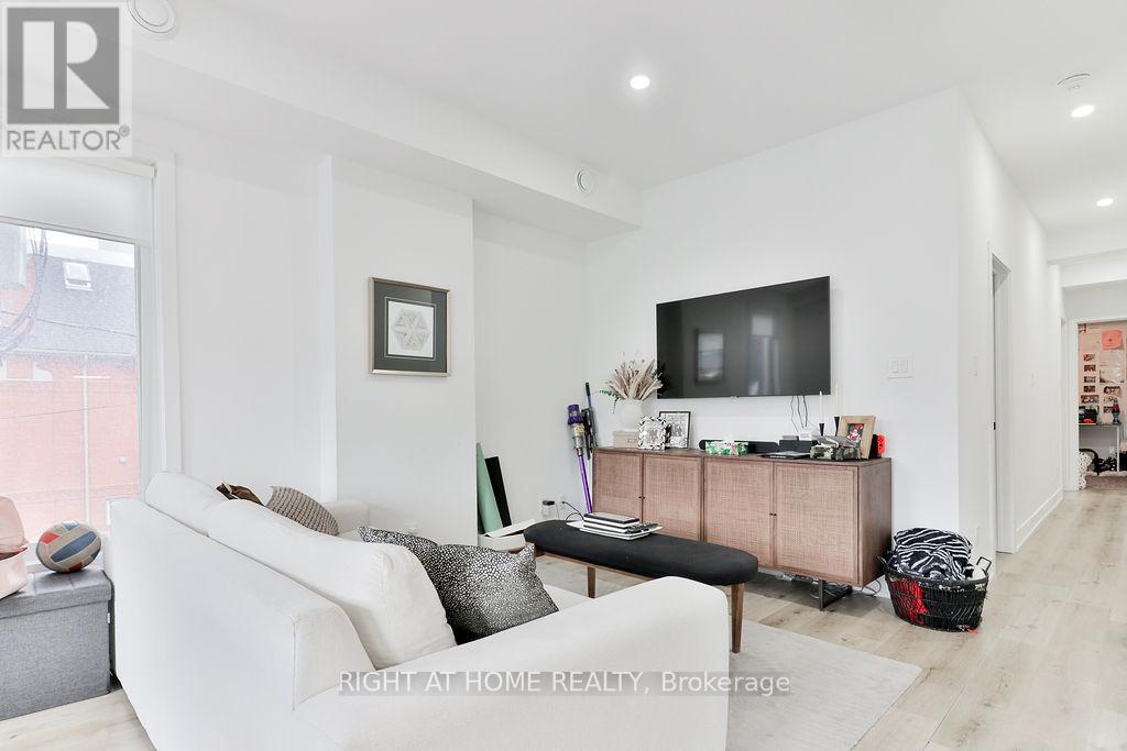 2 - 45 Brock Avenue, Toronto, Ontario M6K 2K9 - Photo 7 - W13482020