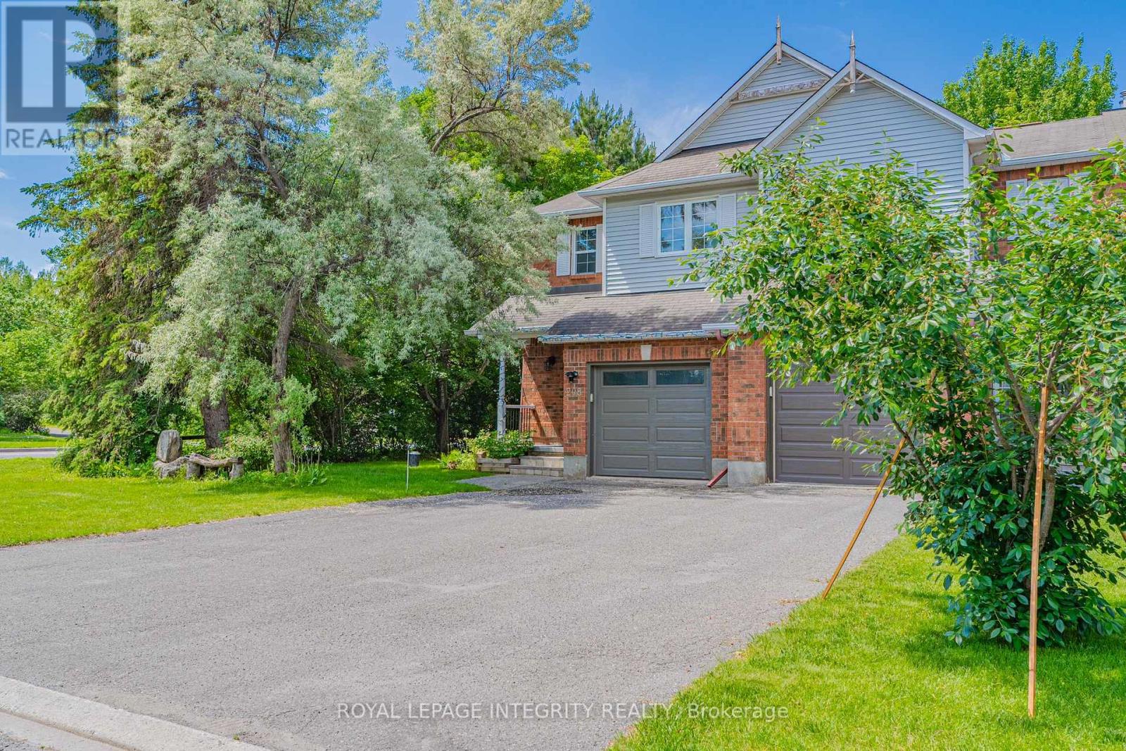 208 BLACKDOME CRESCENT, Ottawa, Ontario