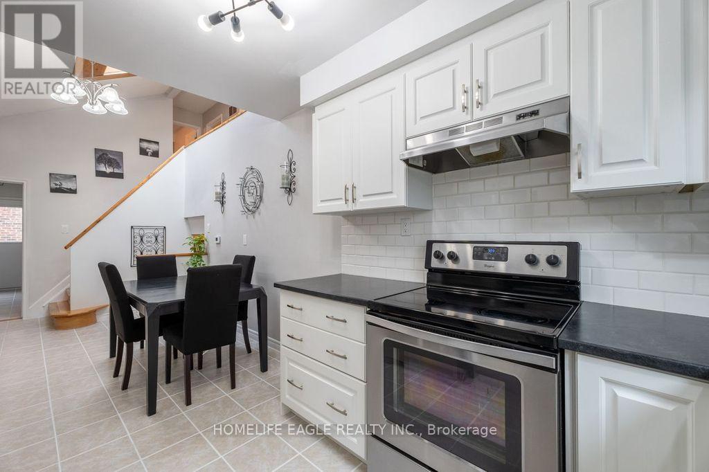 293 Plymouth Trail, Newmarket, Ontario  L3Y 6G6 - Photo 10 - N13479324