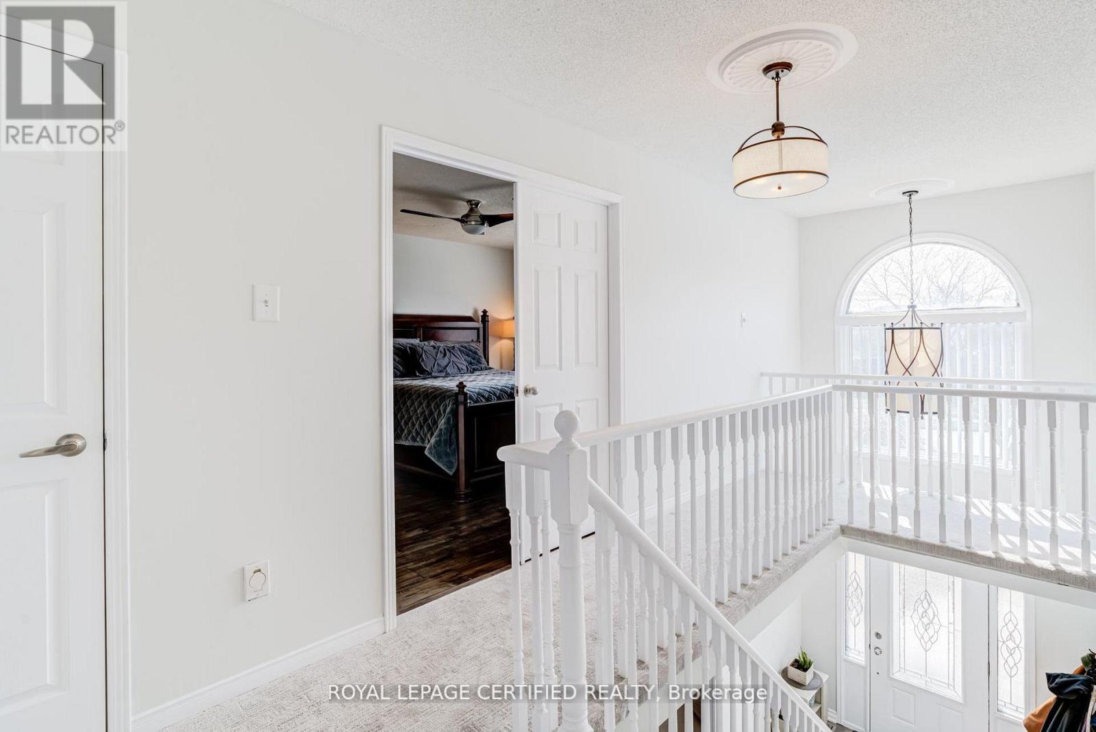 2197 Oakridge Crescent, Burlington, Ontario  L7M 4C8 - Photo 17 - W13481402