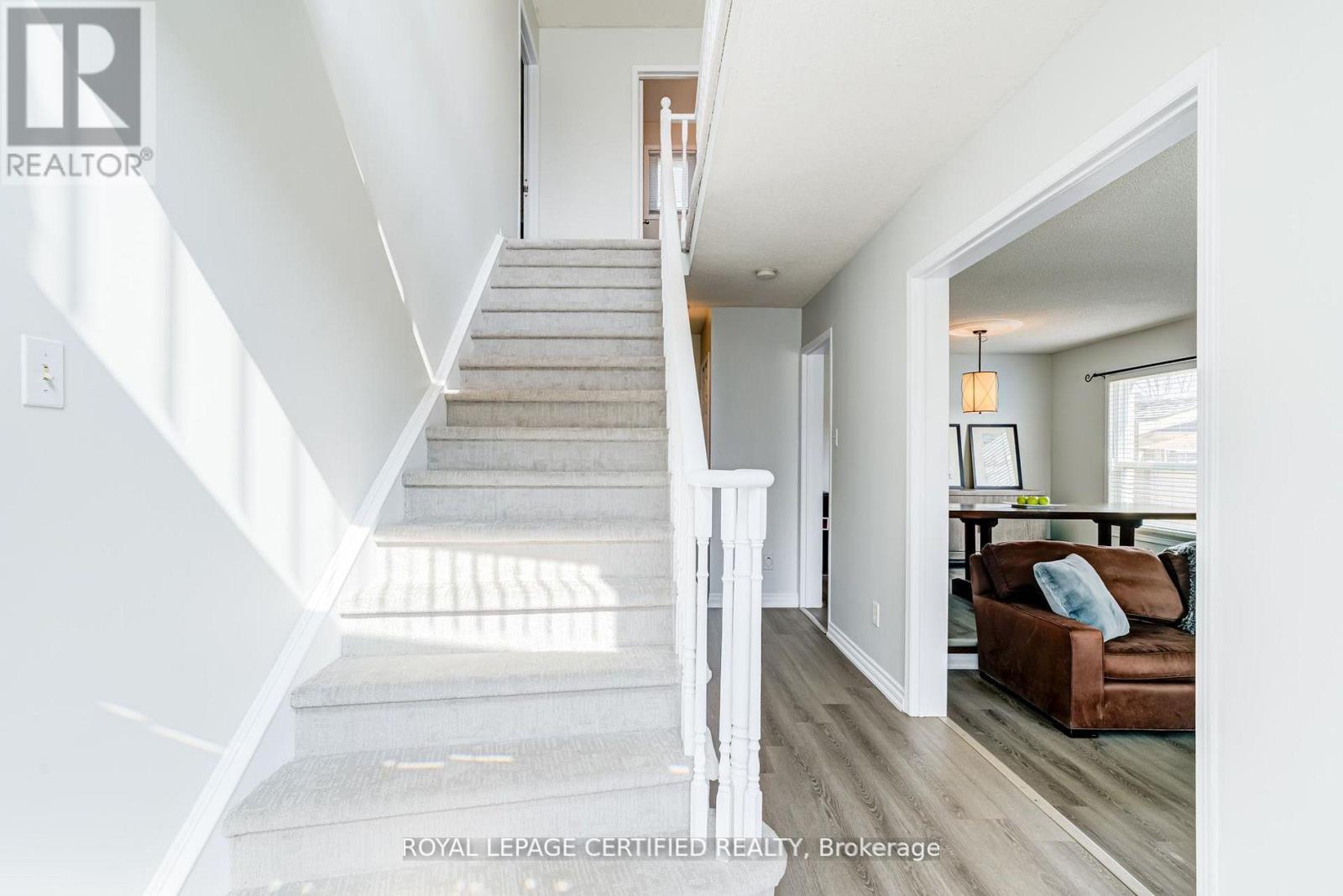 2197 Oakridge Crescent, Burlington, Ontario  L7M 4C8 - Photo 16 - W13481402
