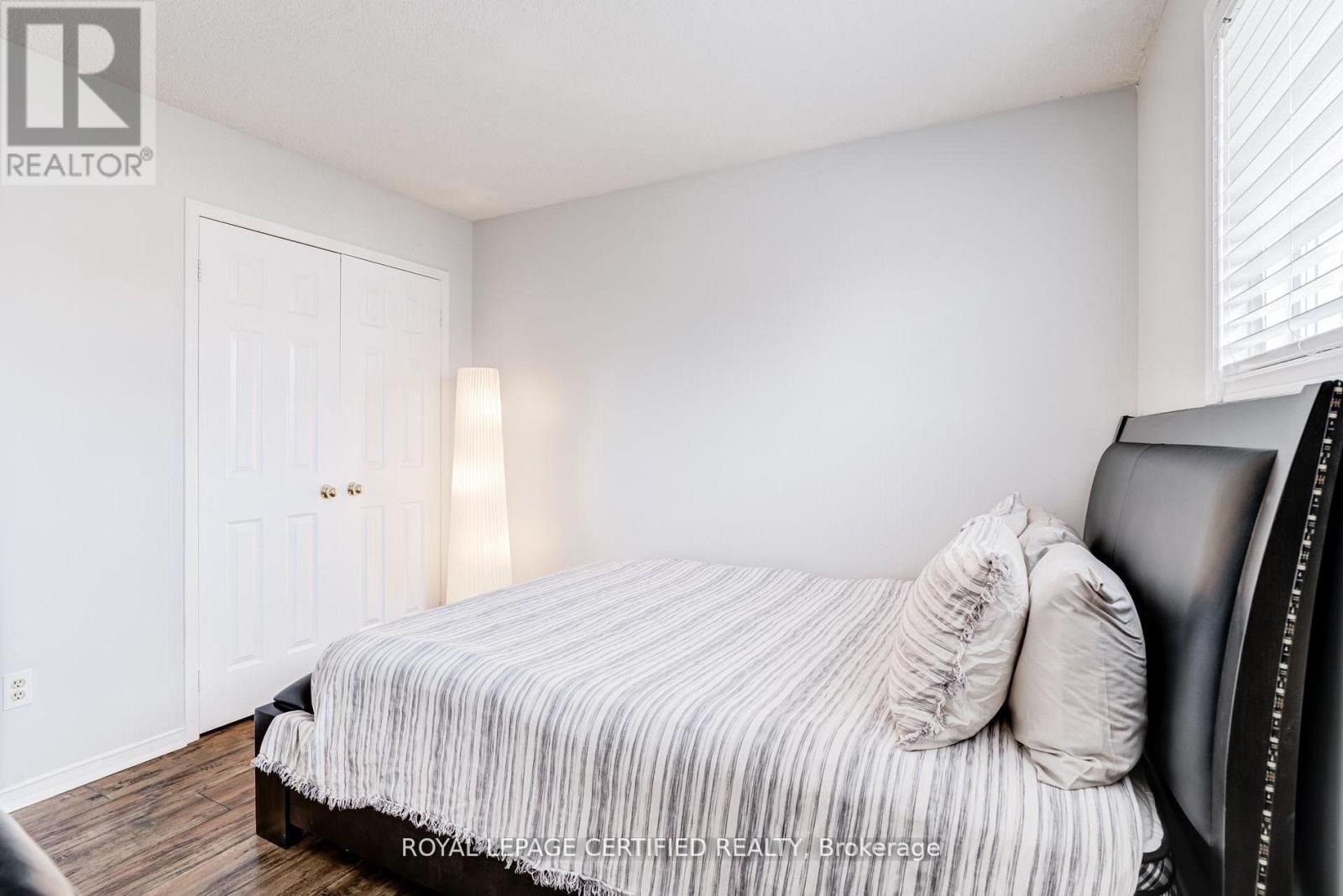 2197 Oakridge Crescent, Burlington, Ontario  L7M 4C8 - Photo 25 - W13481402