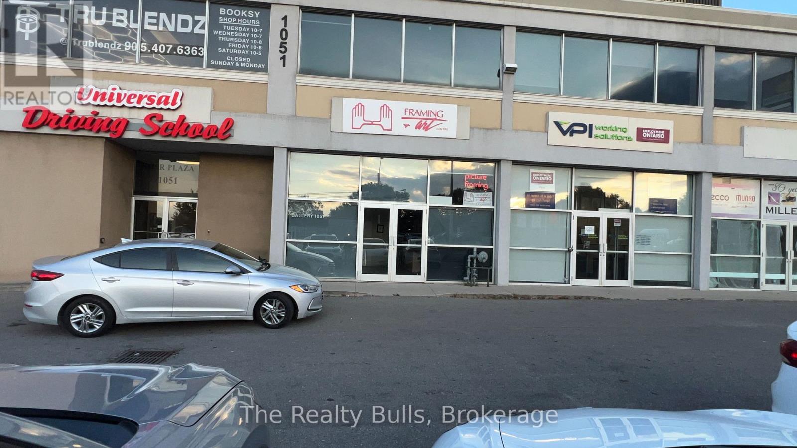 1051 UPPER JAMES STREET, Hamilton, Ontario