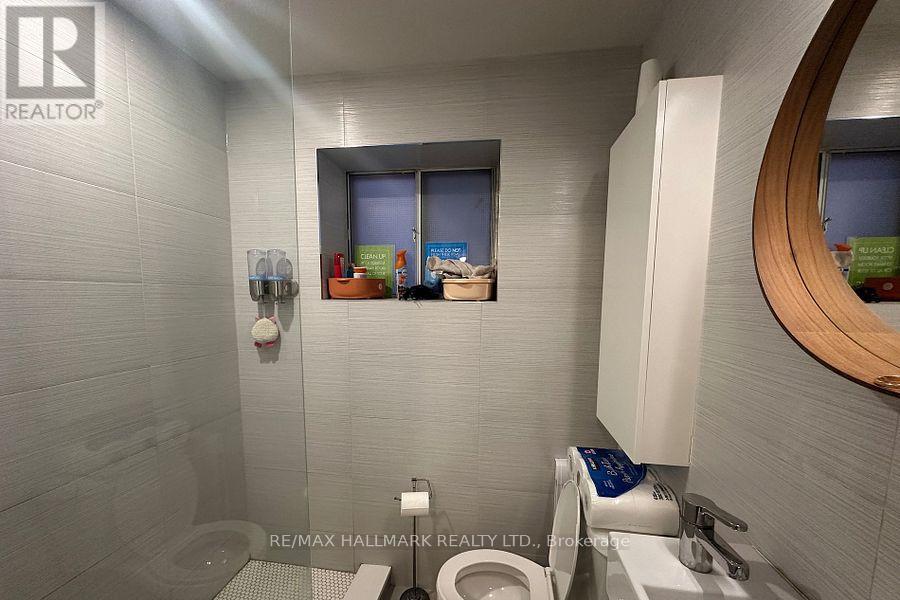 1 - 595 St Clair Avenue W, Toronto, Ontario  M6C 1A3 - Photo 11 - C13482060