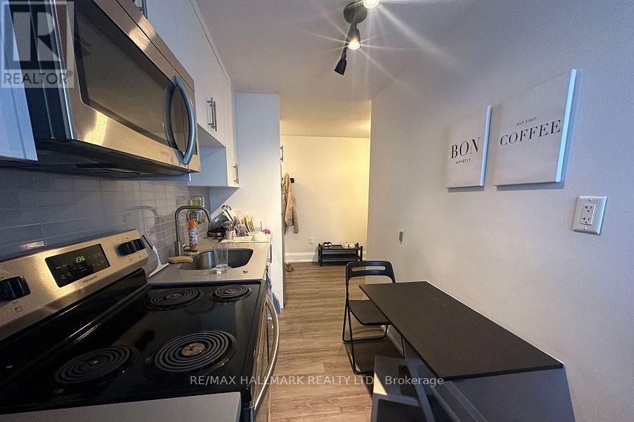 1 - 595 St Clair Avenue W, Toronto, Ontario  M6C 1A3 - Photo 5 - C13482060