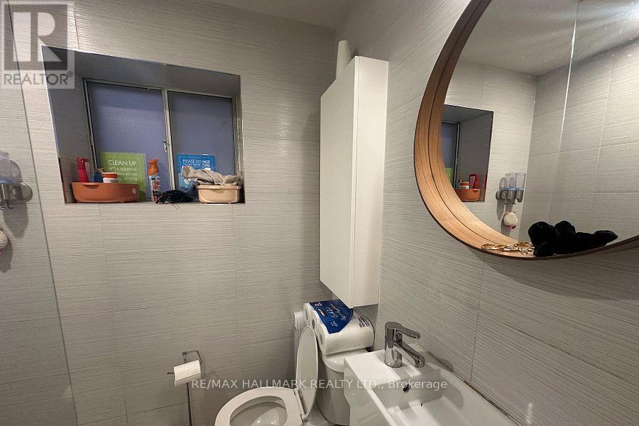 1 - 595 St Clair Avenue W, Toronto, Ontario  M6C 1A3 - Photo 8 - C13482060