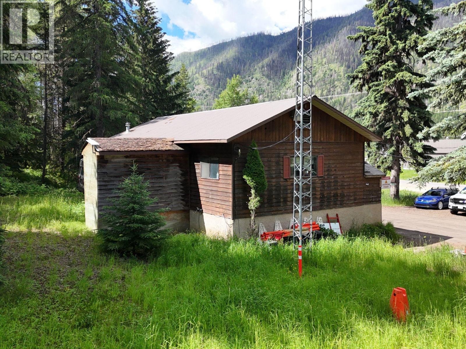 1102 Highway 3, Sparwood, British Columbia  V0B 2G1 - Photo 3 - 10392470