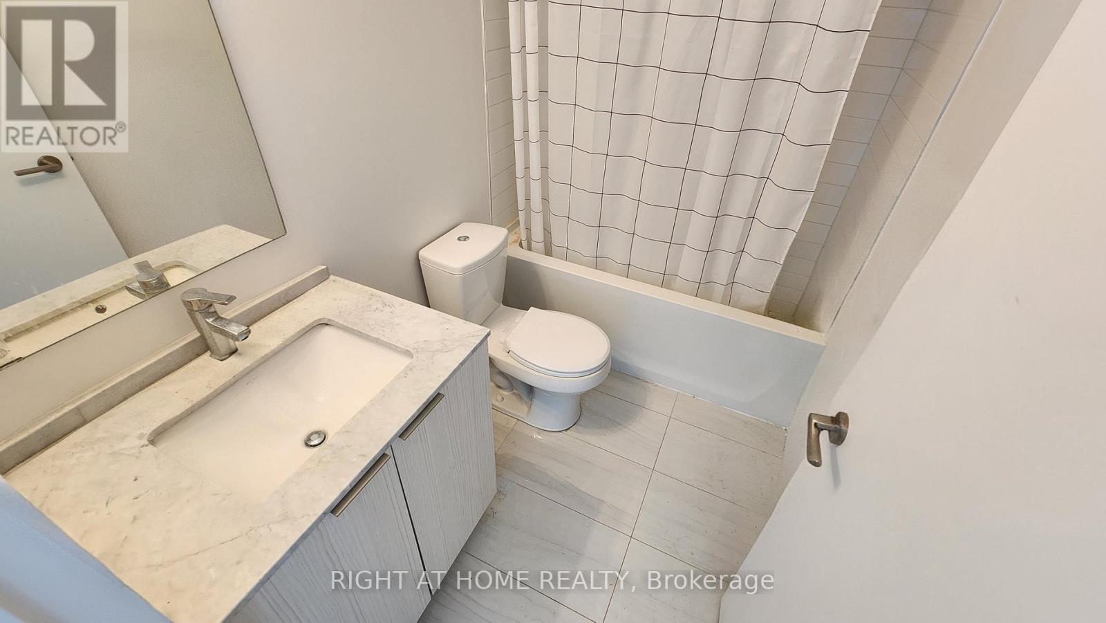 4301 - 11 Wellesley Street W, Toronto, Ontario M4Y 0G4 - Photo 5 - C13477266