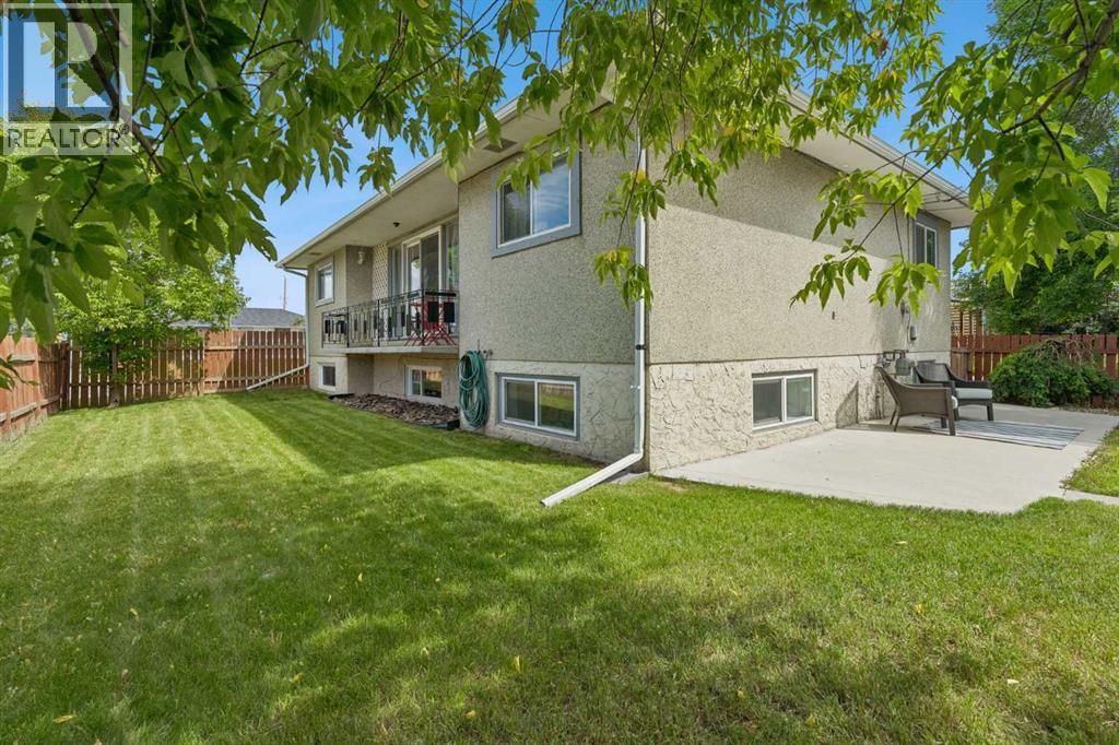 2001 46 Street SE, Calgary, Alberta  T2B 1K5 - Photo 3 - A2288676