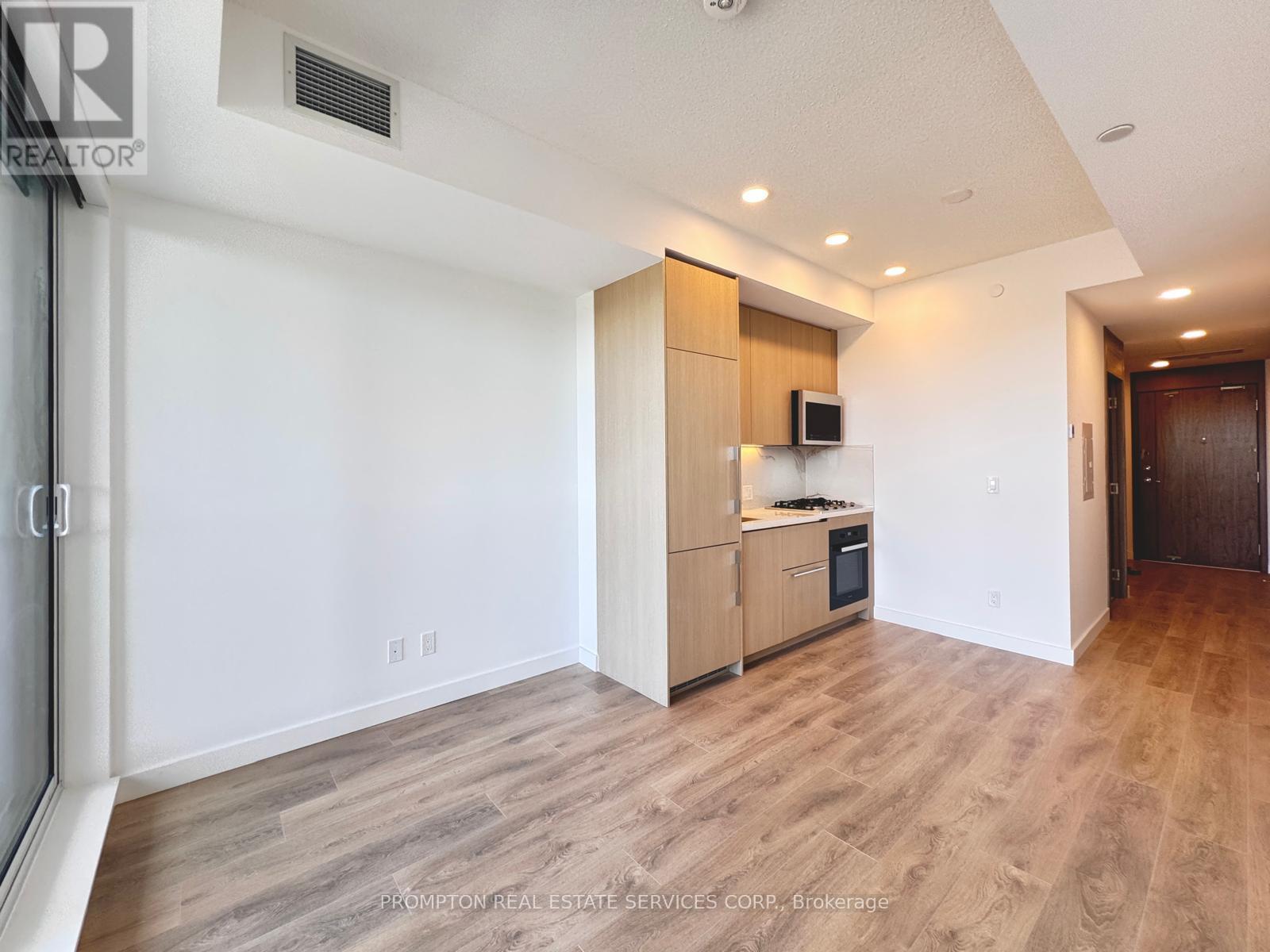 1607 - 18 Esther Shiner Boulevard, Toronto, Ontario  M2K 0J7 - Photo 3 - C13218396
