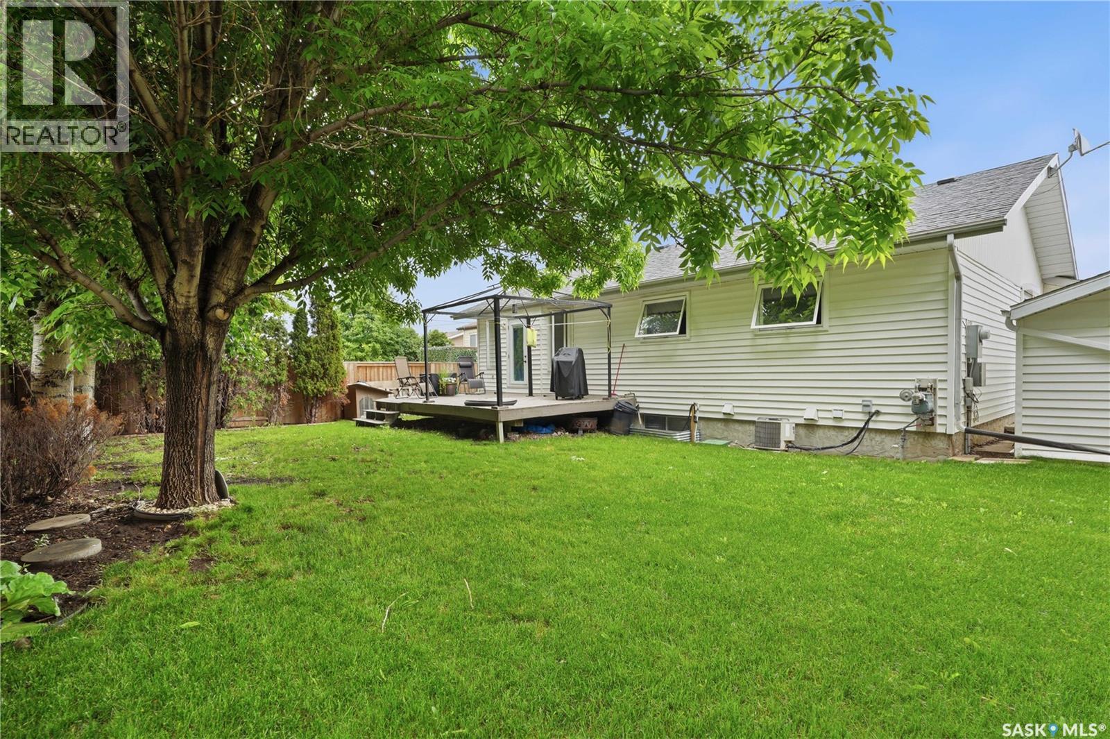 62 Robinson Crescent, Saskatoon, Saskatchewan  S7L 6N9 - Photo 3 - SK040319