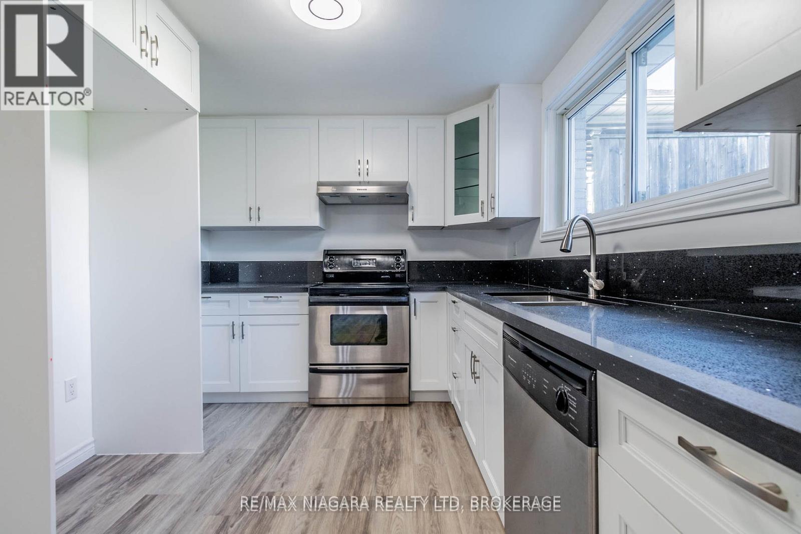Lower - 22 Chantler Road, Welland, Ontario  L3C 4M5 - Photo 5 - X13482098