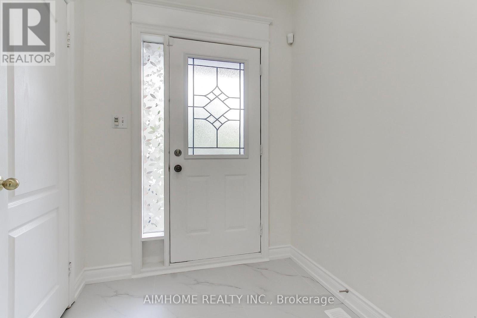 177 Denise Circle, Newmarket, Ontario  L3X 2K2 - Photo 4 - N13435452