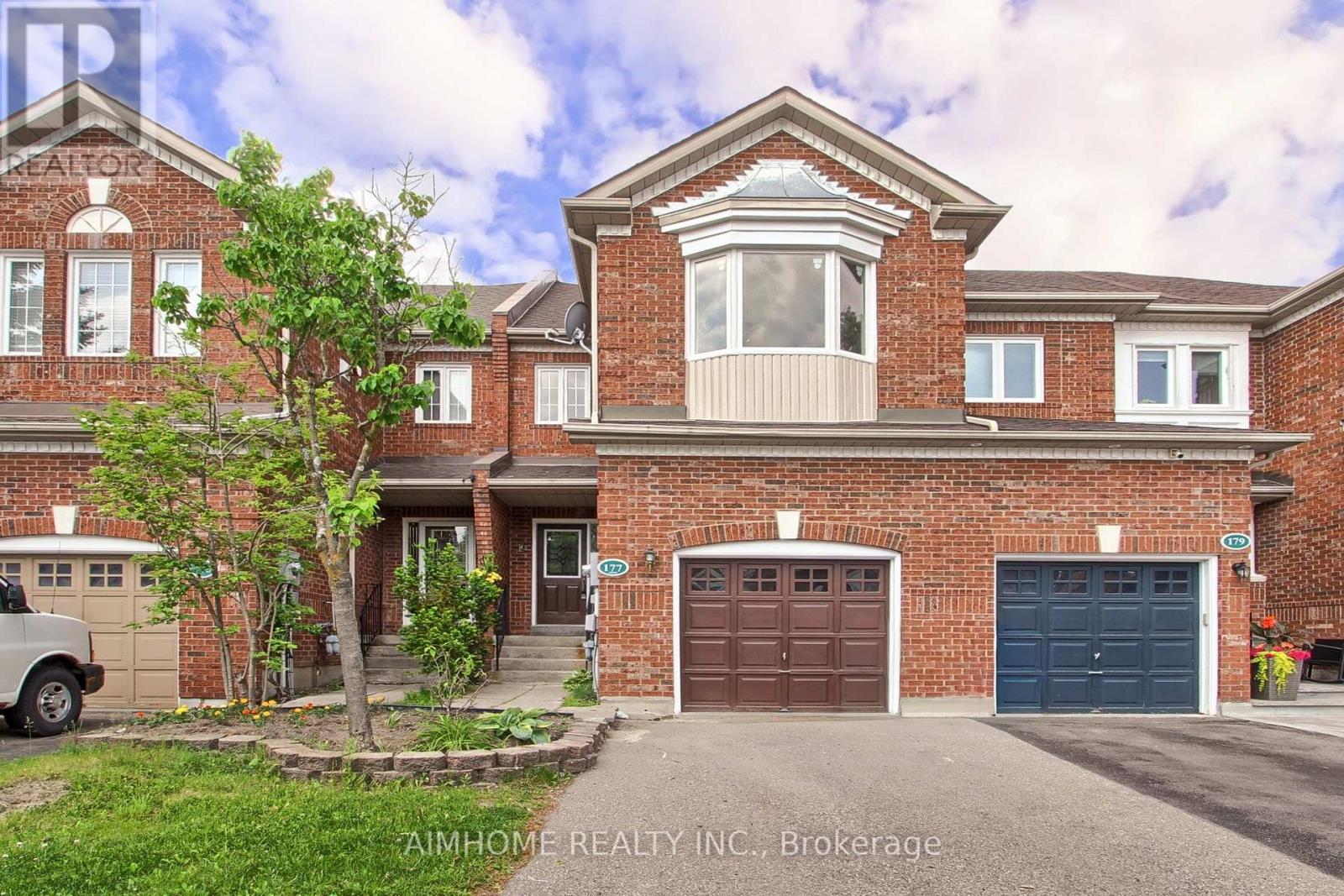 177 Denise Circle, Newmarket, Ontario  L3X 2K2 - Photo 2 - N13435452