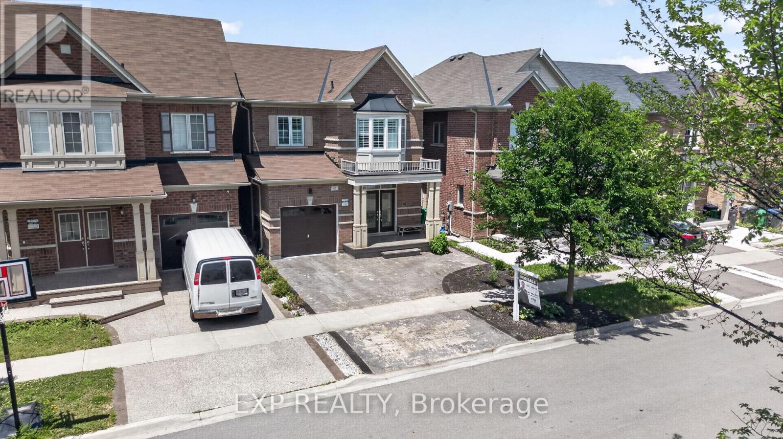 82 Humberstone Crescent, Brampton, Ontario  L7A 4C1 - Photo 4 - W13471898