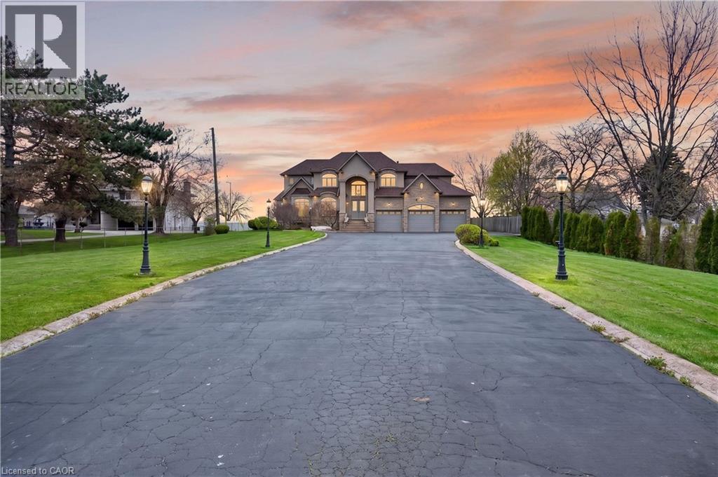 803 RIDGE Road, Hamilton, Ontario