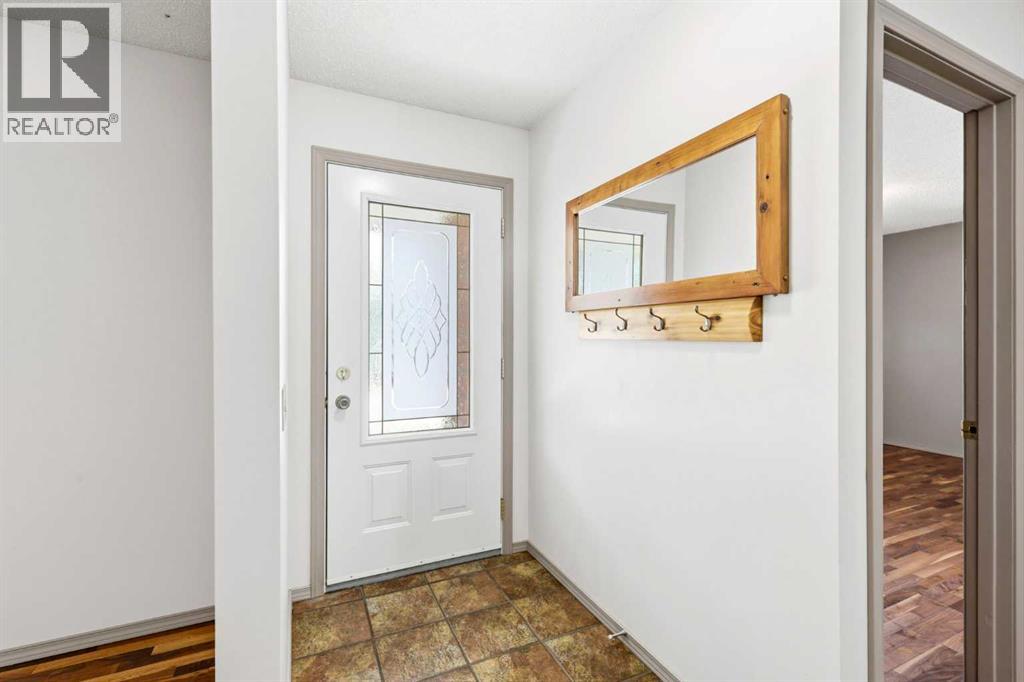 1251 Hunterquay Hill Nw, Calgary, Alberta  T2K 4T3 - Photo 5 - A2322995