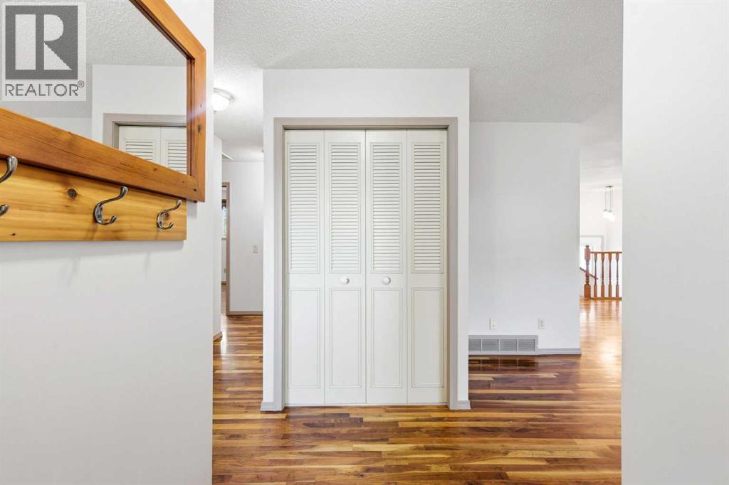 1251 Hunterquay Hill Nw, Calgary, Alberta  T2K 4T3 - Photo 6 - A2322995
