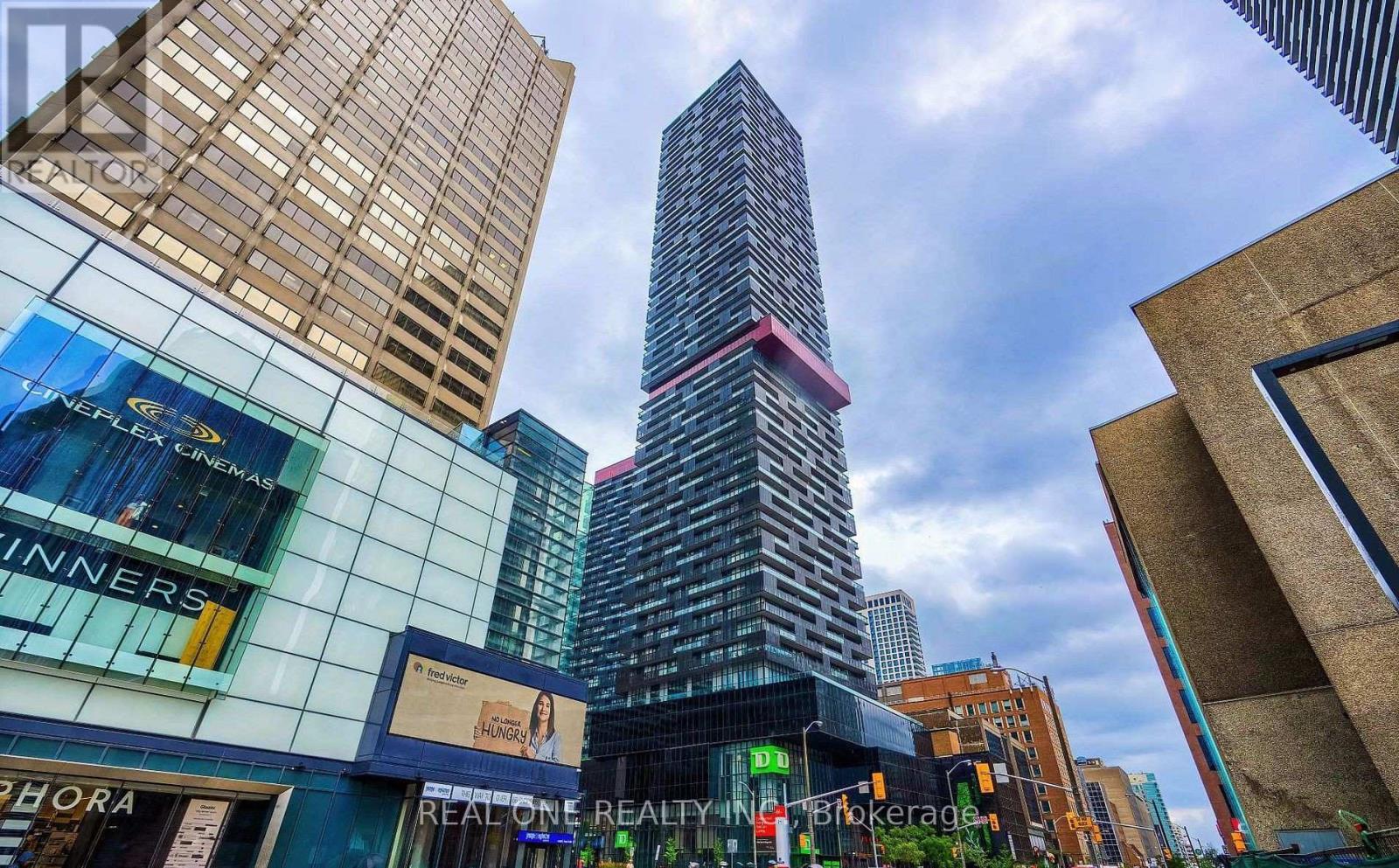 3907 - 8 EGLINTON AVENUE, Toronto, Ontario