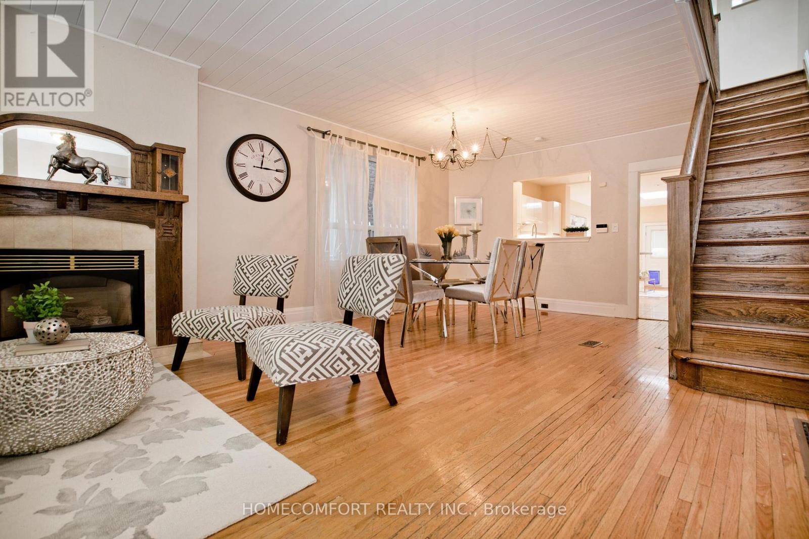 62 Keystone Avenue, Toronto, Ontario  M4C 1H4 - Photo 7 - E13482144