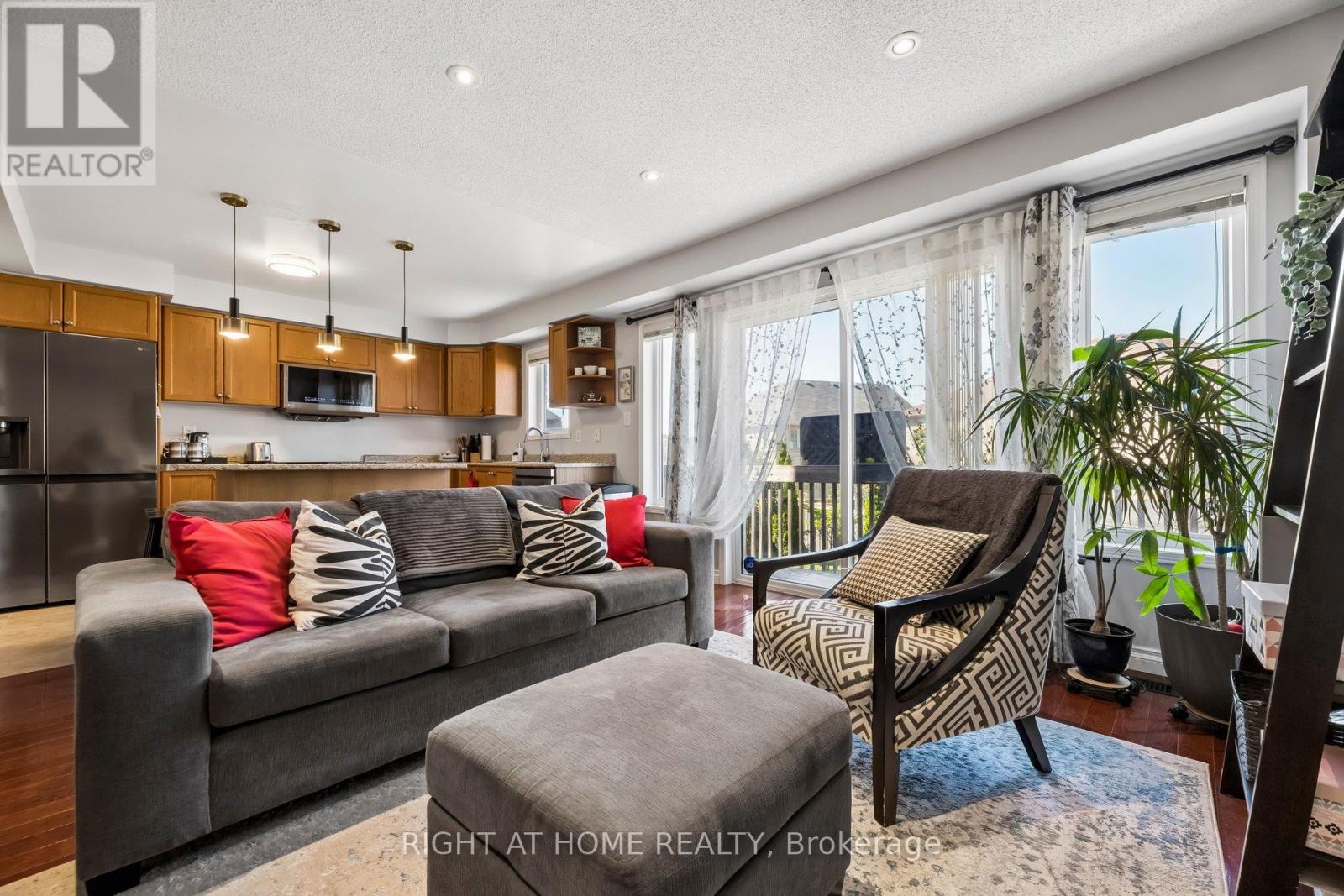 16 Kinrade Crescent, Ajax, Ontario  L1Z 0M6 - Photo 13 - E13482150