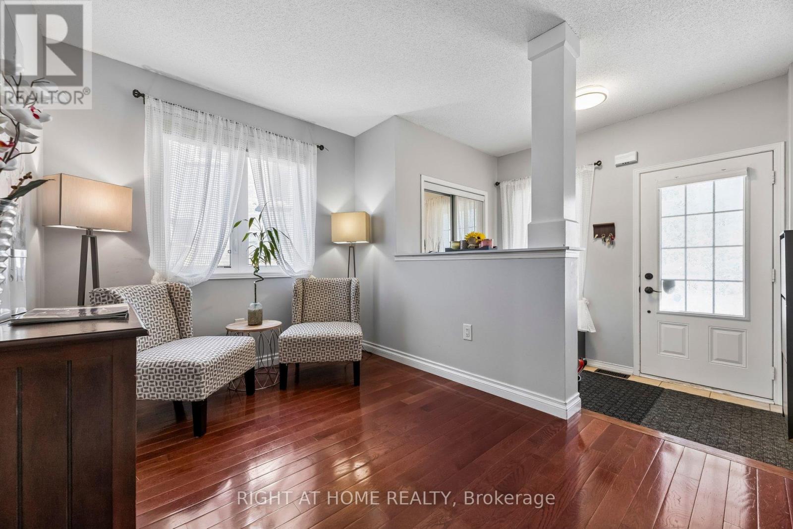 16 Kinrade Crescent, Ajax, Ontario  L1Z 0M6 - Photo 7 - E13482150