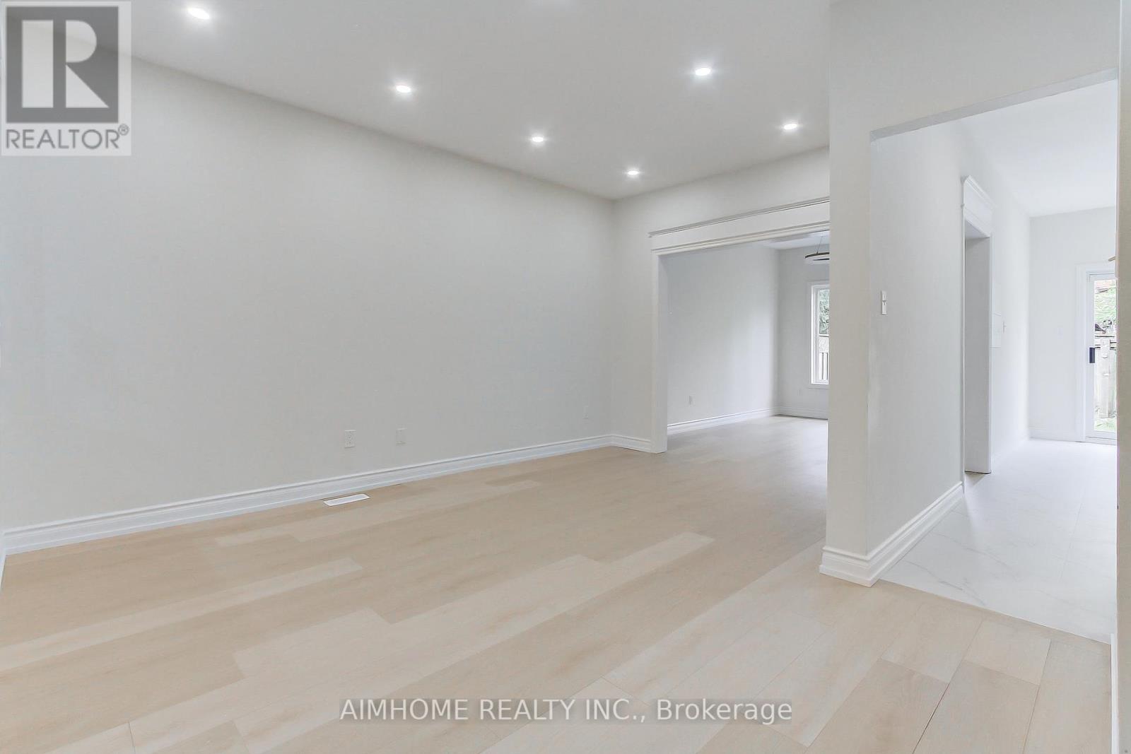 177 Denise Circle, Newmarket, Ontario L3X 2K2 - Photo 6 - N13482154