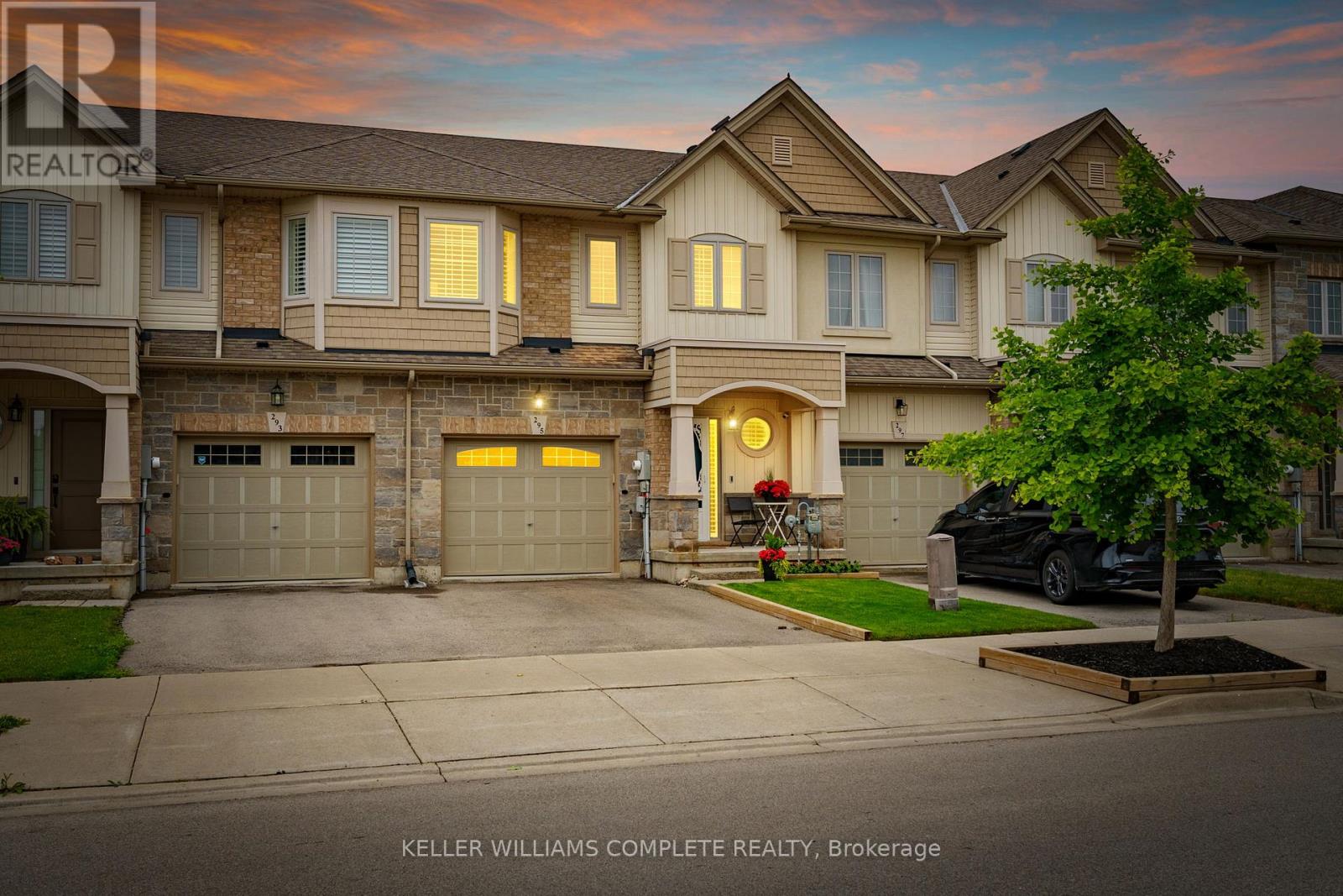 295 PUMPKIN PASS, Hamilton, Ontario