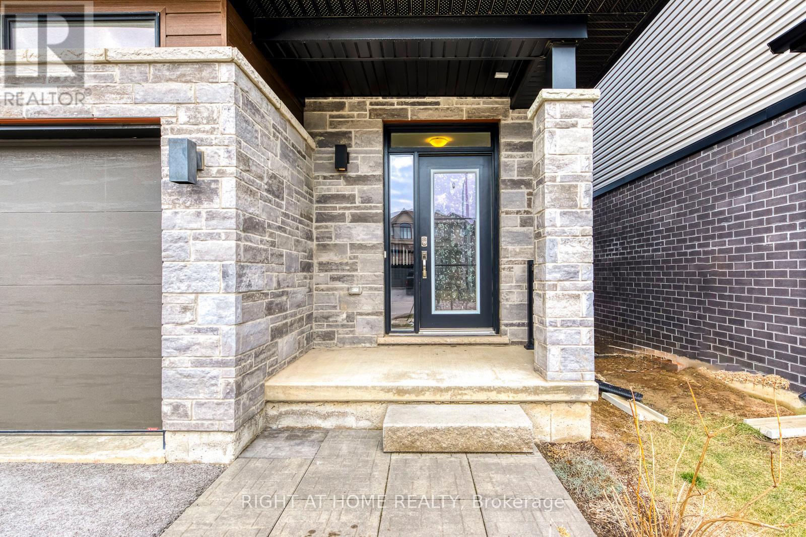 4083 Healing Street, Lincoln, Ontario L0R 1B7 - Photo 2 - X13482134