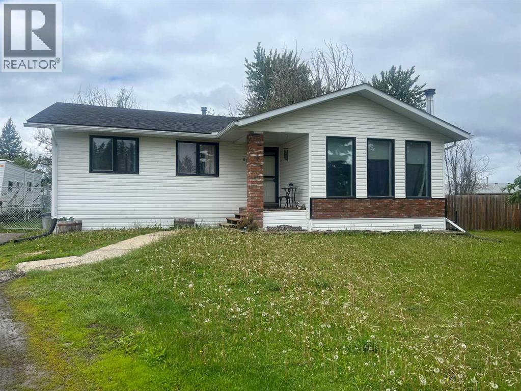 806 7 A Street, Fox Creek, Alberta  T0H 1P0 - Photo 1 - A2320904