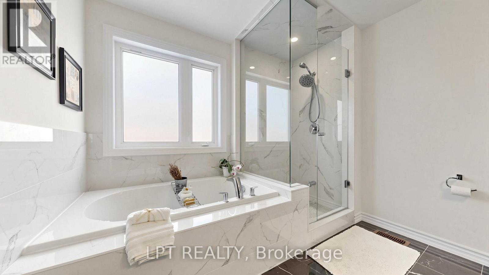 241 Holladay Drive, Aurora, Ontario  L4G 0Z4 - Photo 23 - N13482198