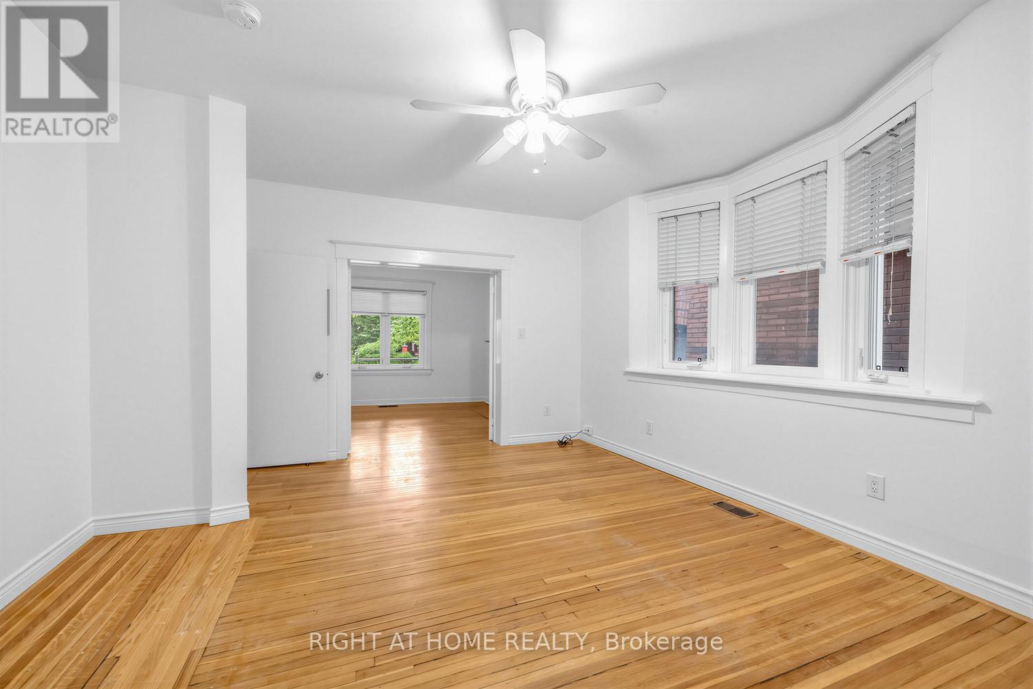 38 Kenneth Avenue, Toronto, Ontario  M6P 1H9 - Photo 10 - W13482172