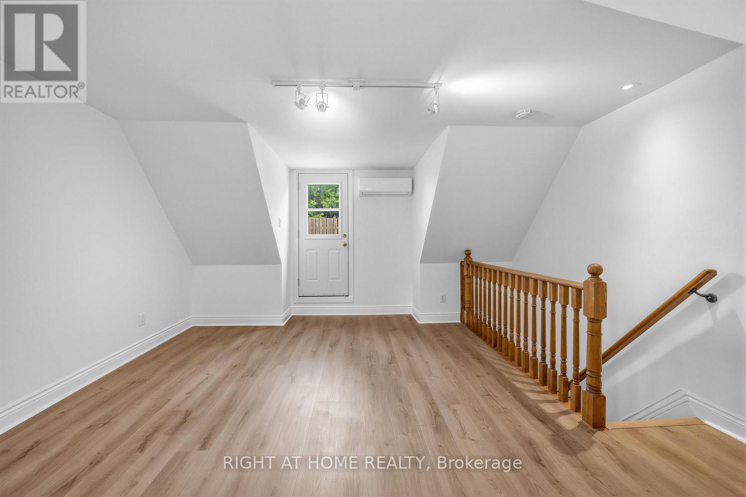 38 Kenneth Avenue, Toronto, Ontario  M6P 1H9 - Photo 34 - W13482172