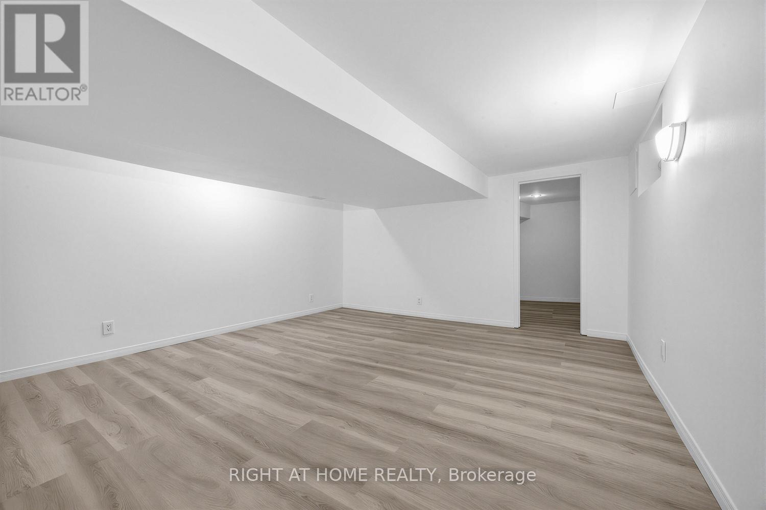 38 Kenneth Avenue, Toronto, Ontario  M6P 1H9 - Photo 38 - W13482172