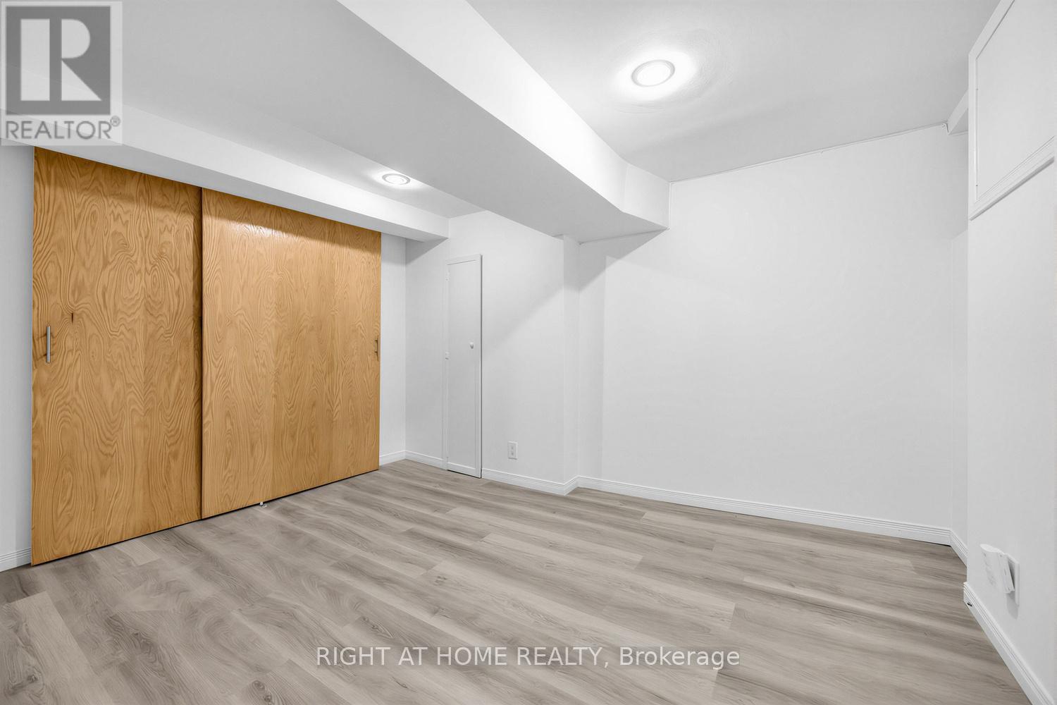 38 Kenneth Avenue, Toronto, Ontario  M6P 1H9 - Photo 41 - W13482172