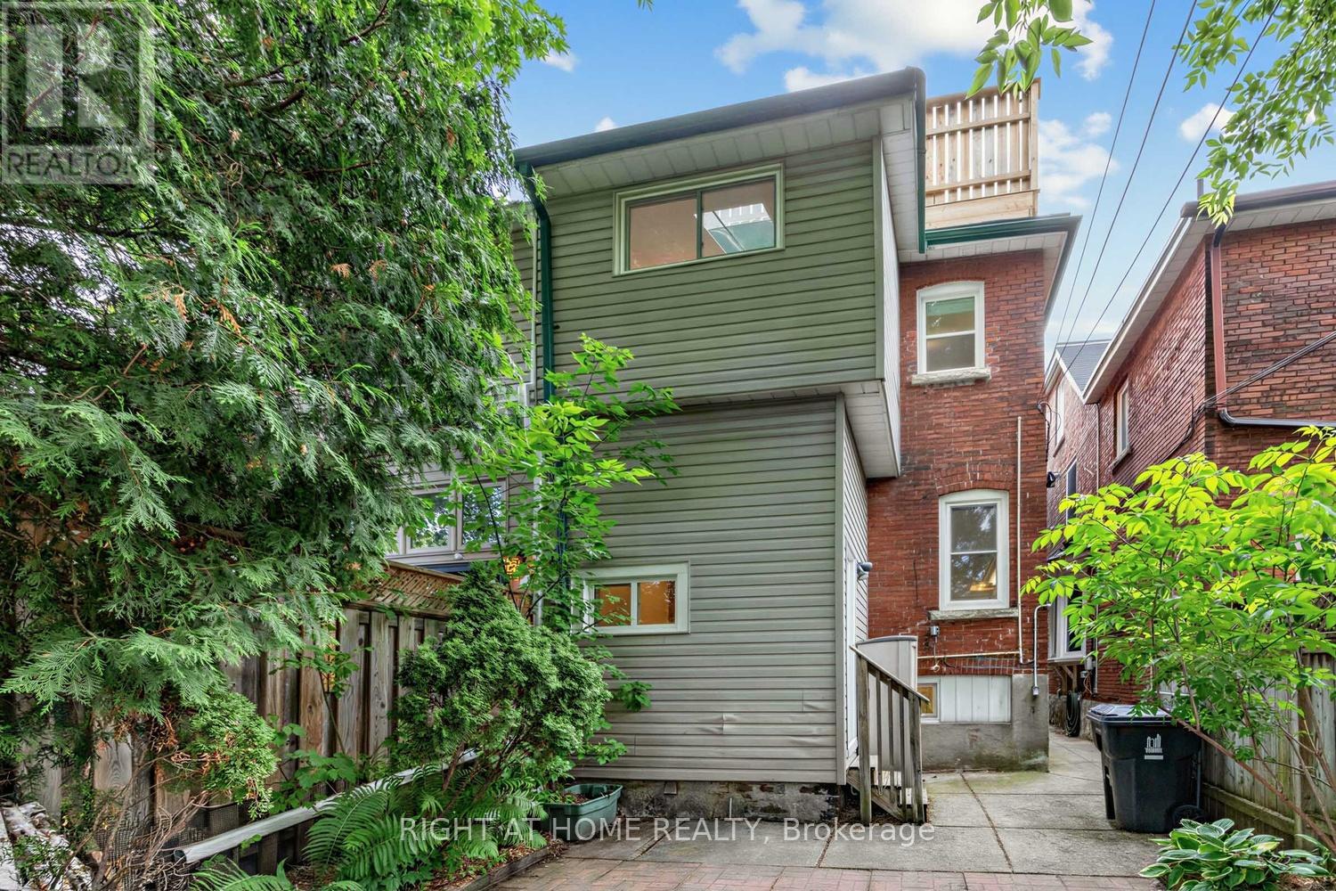 38 Kenneth Avenue, Toronto, Ontario  M6P 1H9 - Photo 45 - W13482172