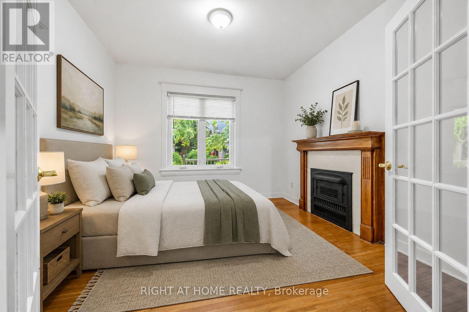 38 Kenneth Avenue, Toronto, Ontario  M6P 1H9 - Photo 5 - W13482172