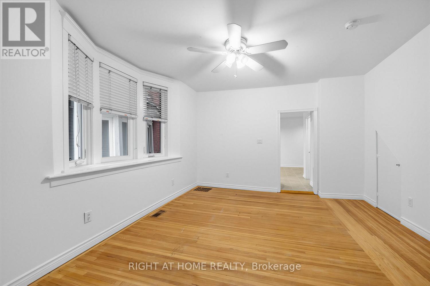 38 Kenneth Avenue, Toronto, Ontario  M6P 1H9 - Photo 9 - W13482172
