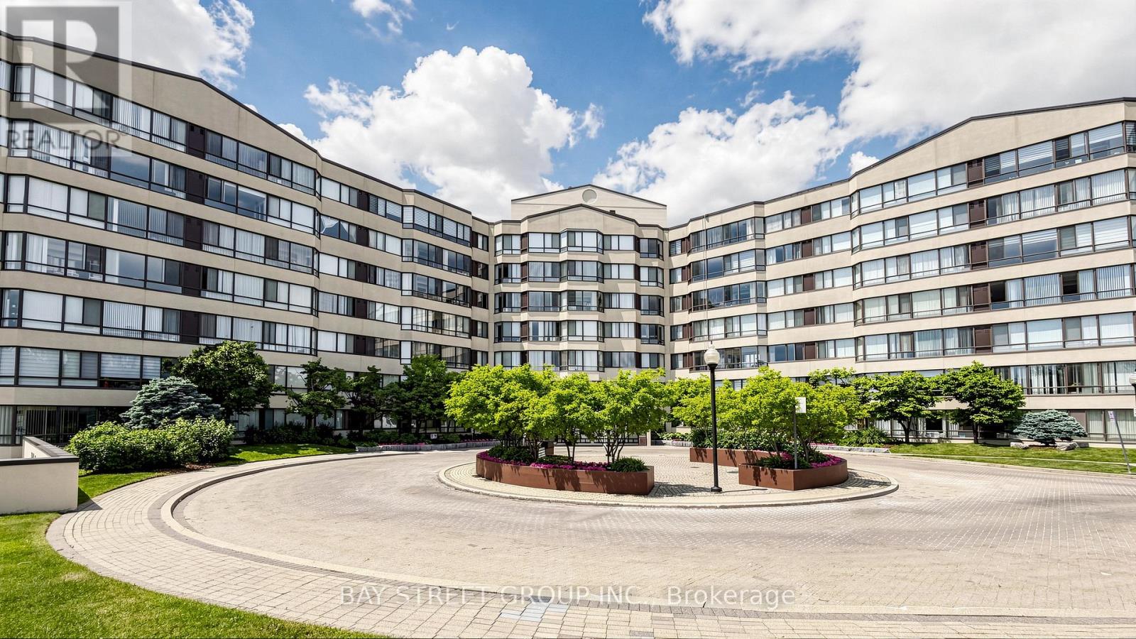 Ph 720 - 1001 Cedarglen Gate, Mississauga, Ontario L5C 4R2 - Photo 2 - W13482188