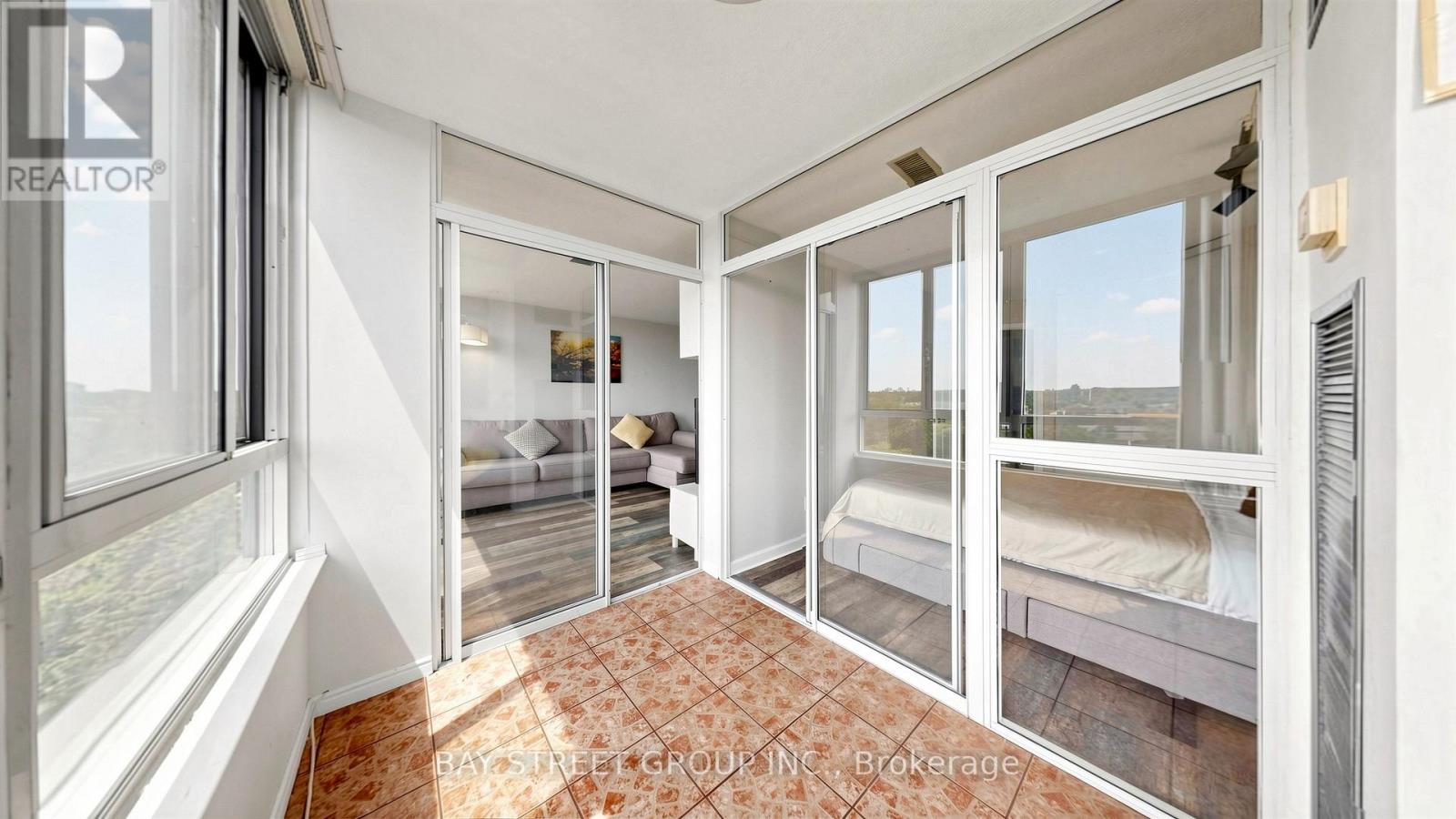 Ph 720 - 1001 Cedarglen Gate, Mississauga, Ontario L5C 4R2 - Photo 31 - W13482188