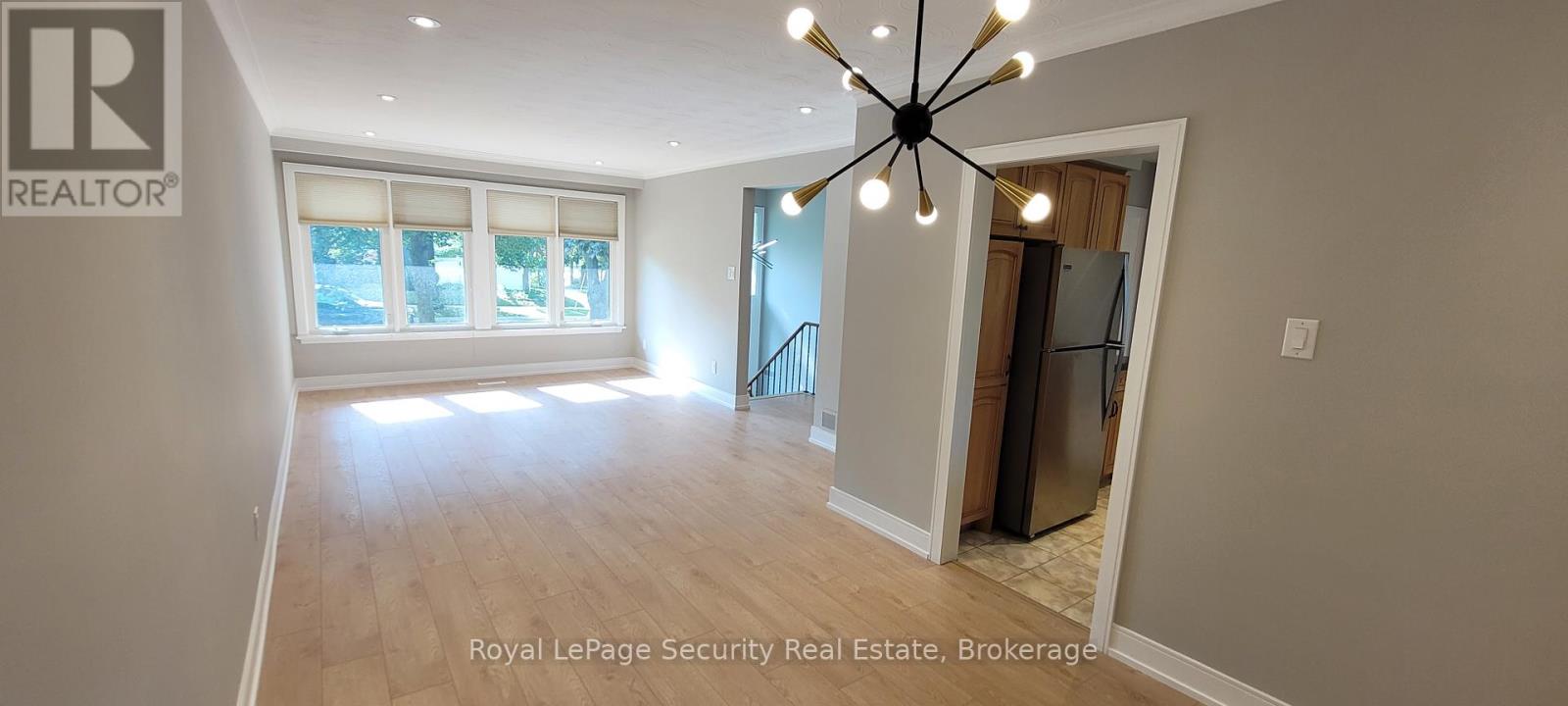 Main - 115 Poynter Drive, Toronto, Ontario M9R 1L7 - Photo 2 - W13482194