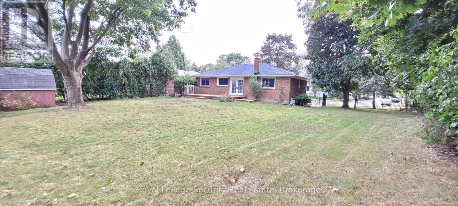 Main - 115 Poynter Drive, Toronto, Ontario M9R 1L7 - Photo 4 - W13482194