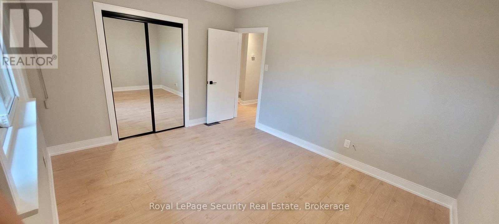 Main - 115 Poynter Drive, Toronto, Ontario M9R 1L7 - Photo 5 - W13482194
