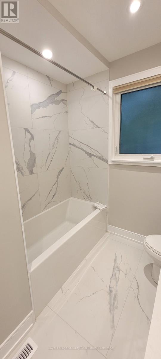 Main - 115 Poynter Drive, Toronto, Ontario M9R 1L7 - Photo 7 - W13482194