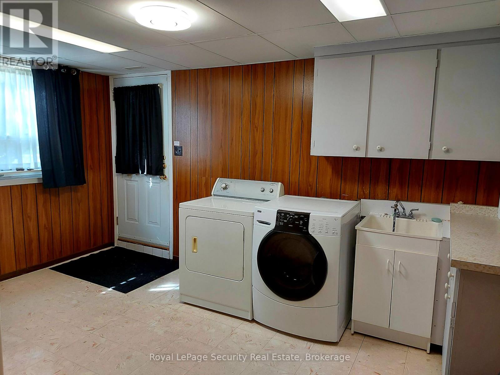 Lower - 115 Poynter Drive, Toronto, Ontario M9R 1L7 - Photo 13 - W13482196