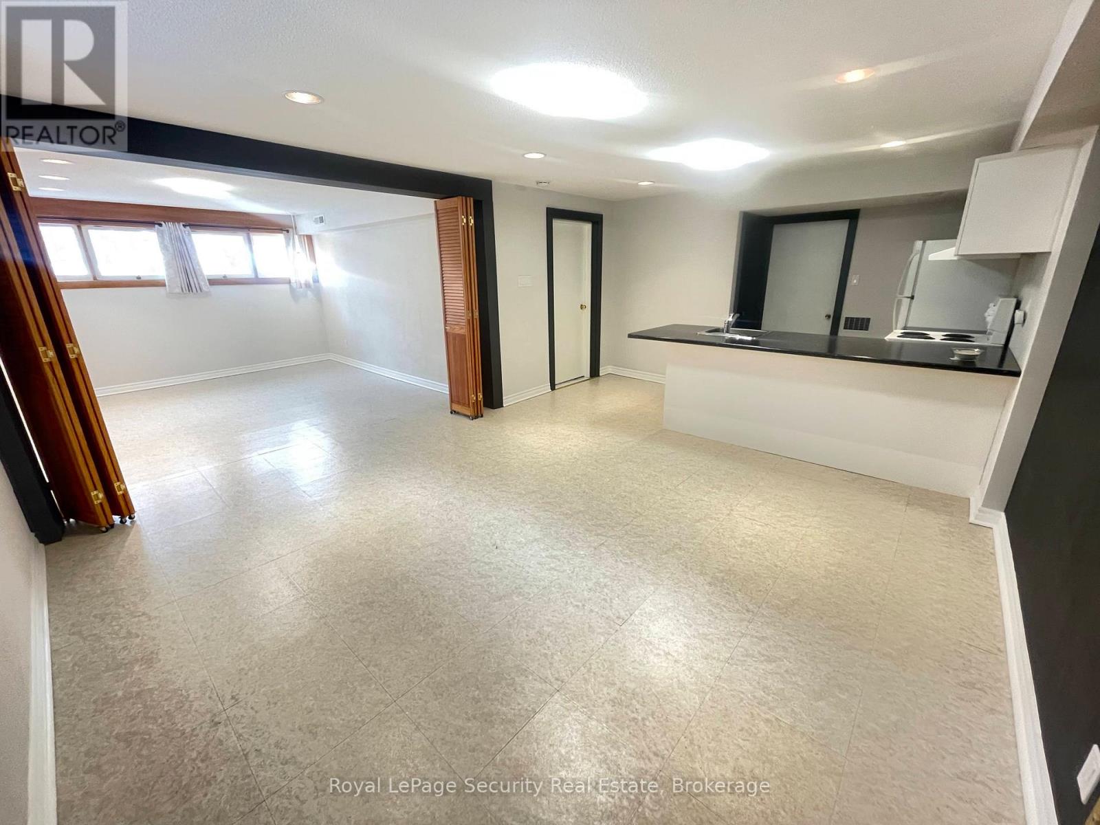 Lower - 115 Poynter Drive, Toronto, Ontario M9R 1L7 - Photo 9 - W13482196